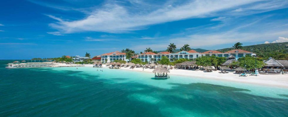 Whoâs Ready for a Luxurious Sandals Beach Vacation? | Magic Family Getaways