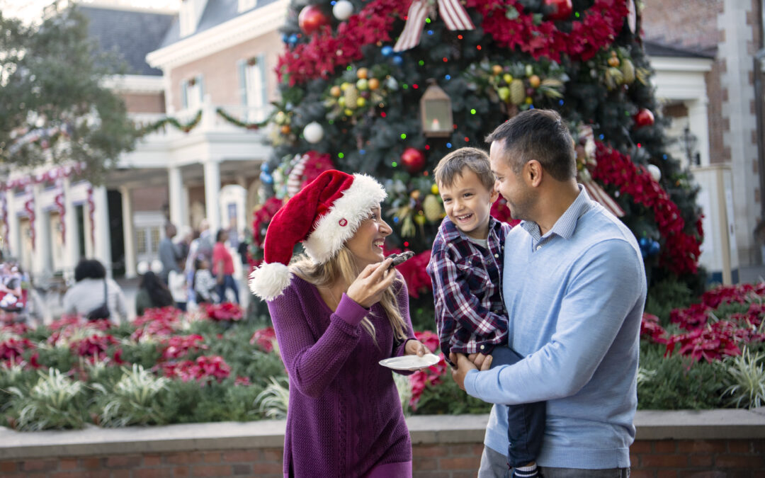 Play, Stay and Enjoy a Disney Dining Promo Card This Holiday Season—and Beyond!